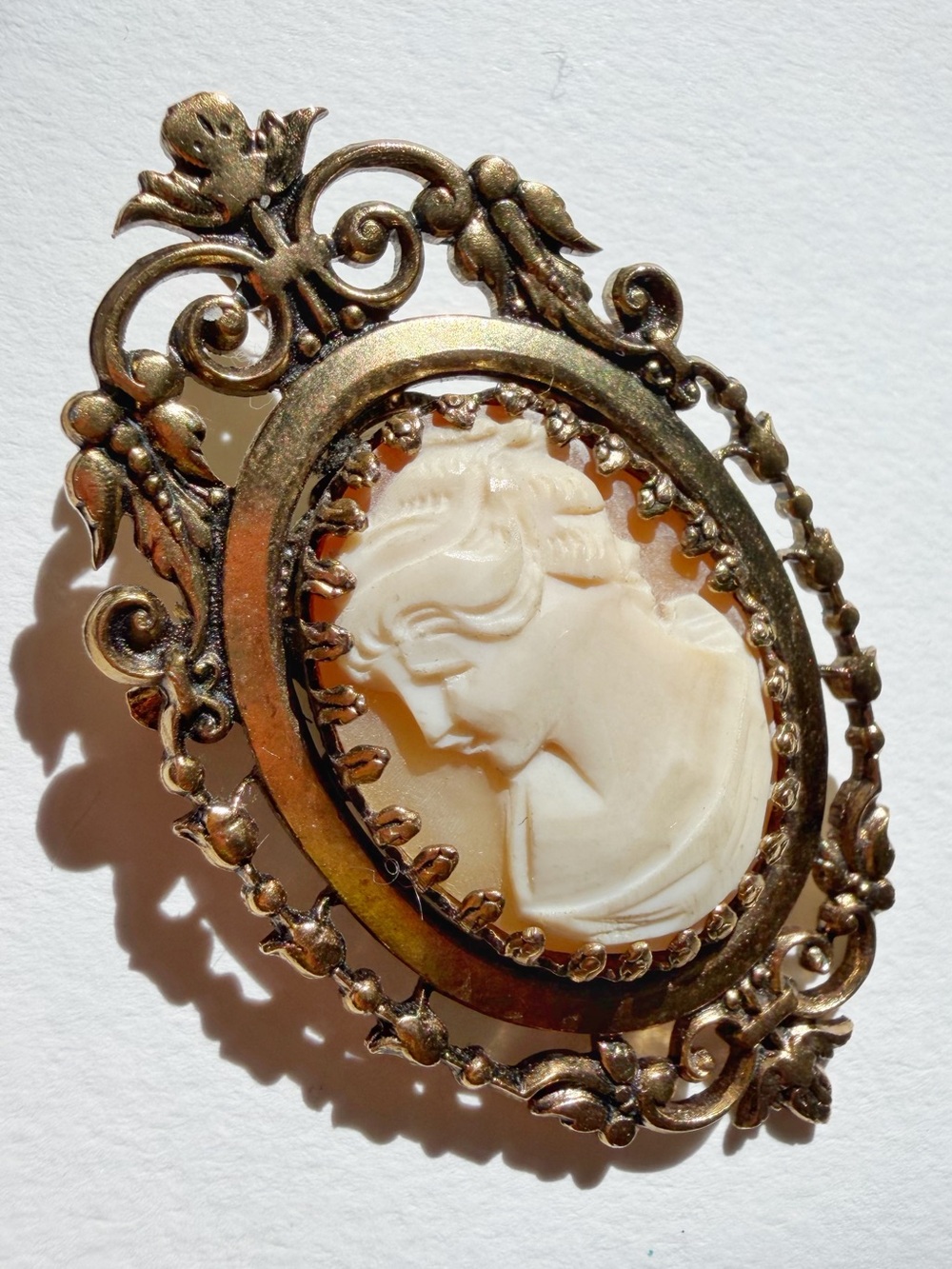 2” Italian cameo brooch